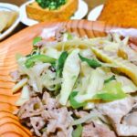 春の自家製スタ丼　にんにく豚タケノコ炒め