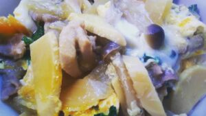 タケノコたっぷり親子丼