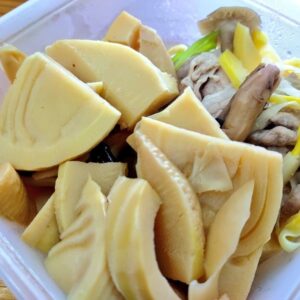 主食はタケノコ