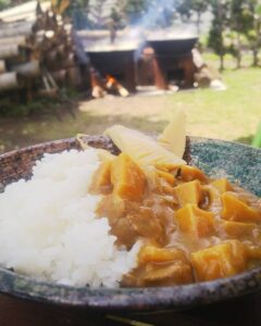 釜茹でしながらタケノコカレー