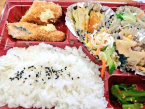 お昼の楽しみ♪　お弁当にタケノコ発見！