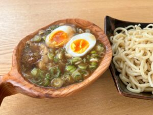 つけ麺　極太麺をたっぷりつけていただきます♪