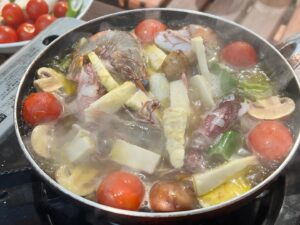 徳島の里山で定番の「海️山アヒージョ」