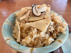 たけのこごはん　しいたけと一緒に炊き込んだやつ