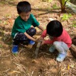 2人で仲良くたけのこ掘り♪