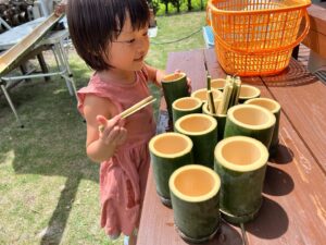 流しそうめん用の竹の器とお箸