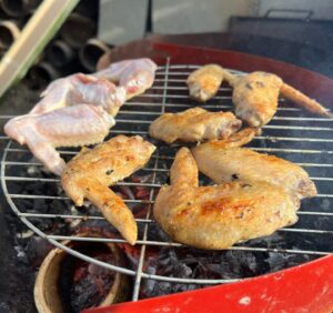 お庭で手羽先BBQ