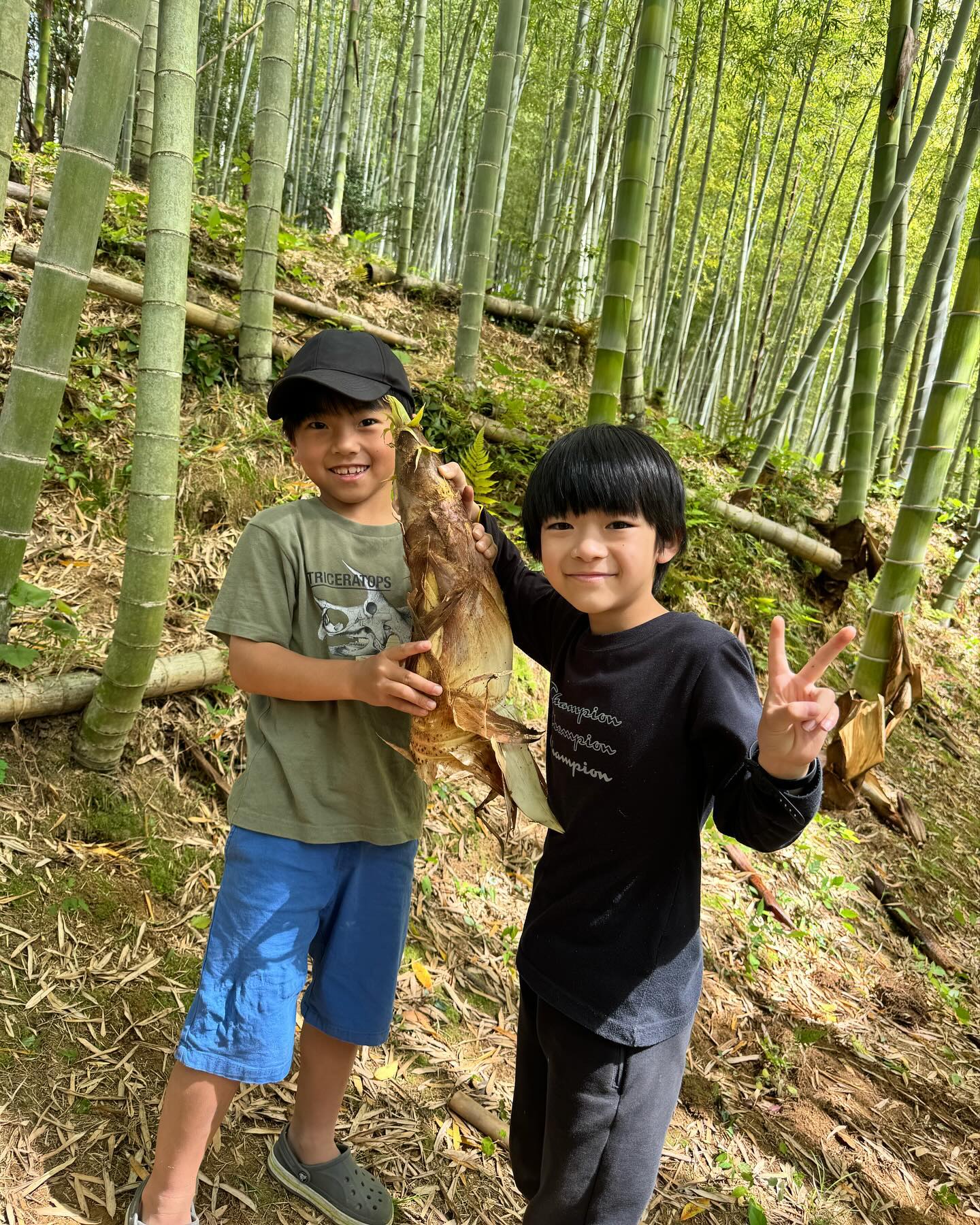 里山あそび　必死に探してラストたけのこ掘り